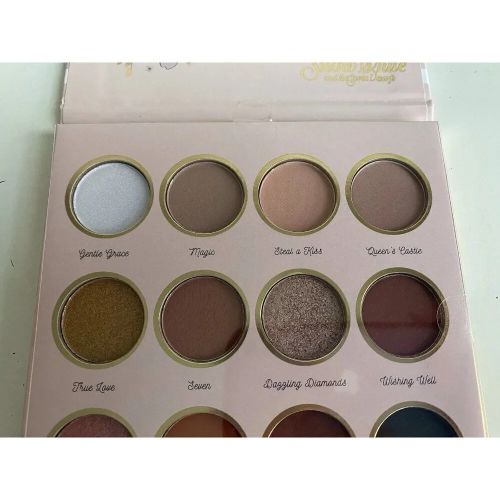 Disney's Snow White And‎ The Seven Dwarfs 12 Pan Eye Shadow Palette NEW